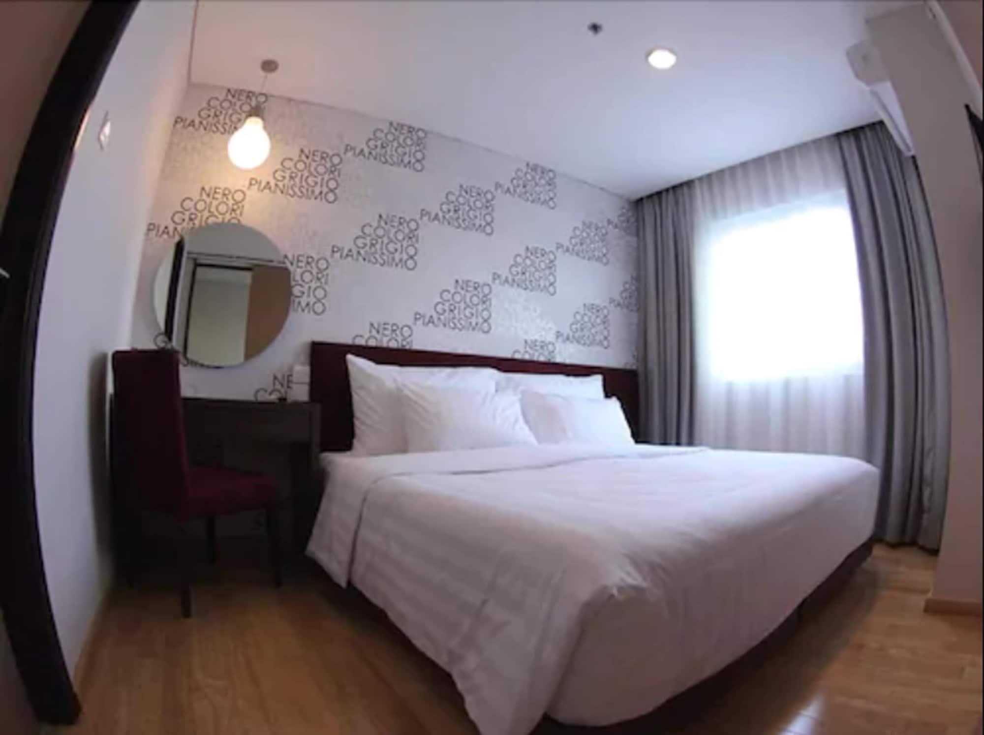Mg Suites Hotel Semarang Exterior foto